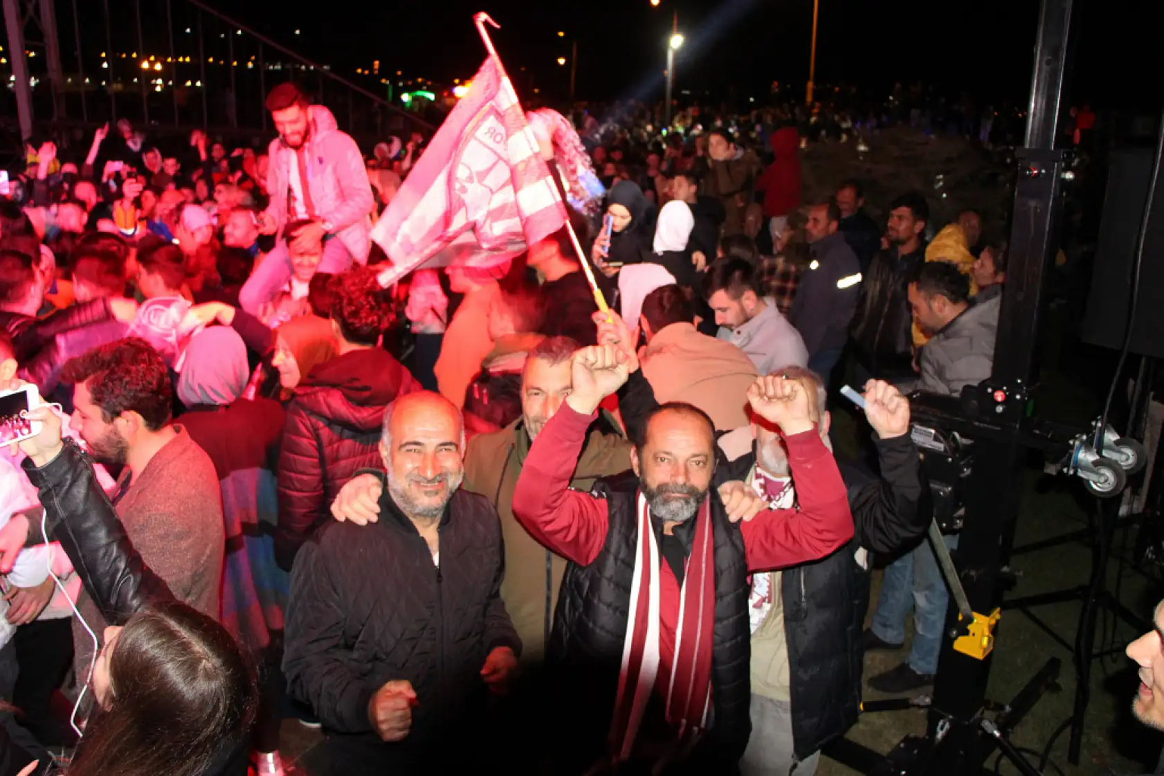 1965 meşale aynı anda yandı