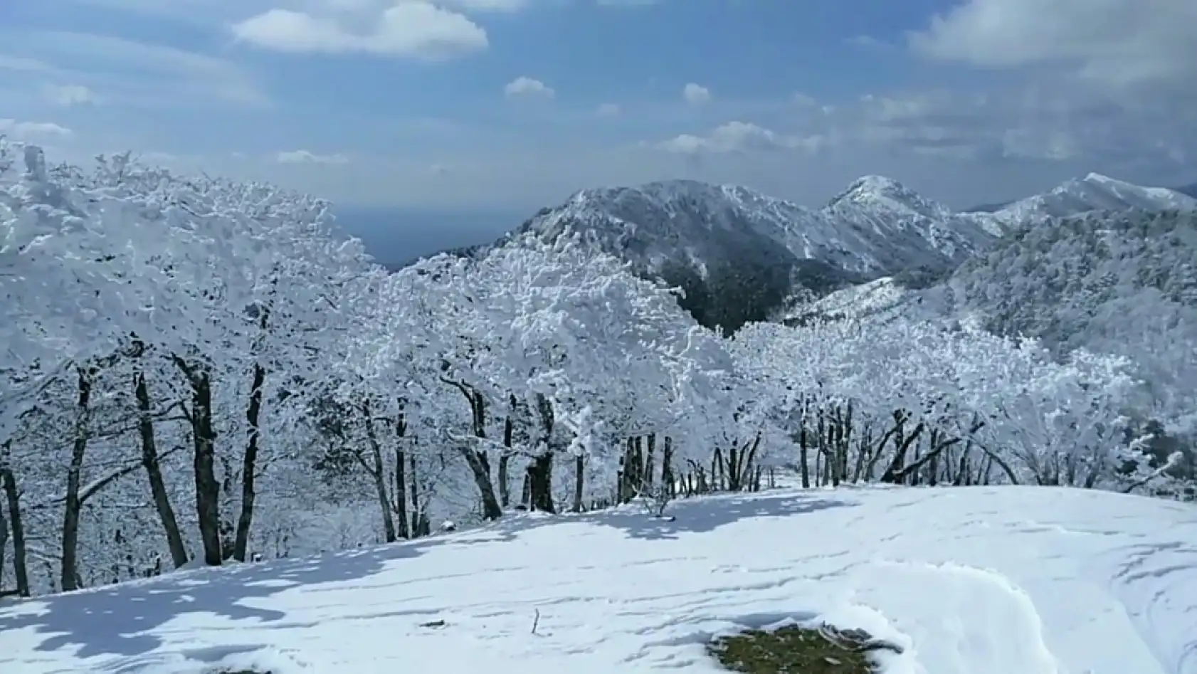Karlı Kazdağları'ndan masalsı görüntüler