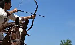 Sındırgı'da sınırları aşan Atlı Okçuluk yarışması