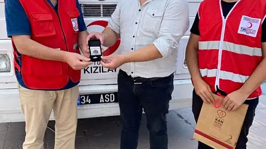 Ayvalık Kızılay'dan kan bağışçısı Ekinak'a gümüş madalya