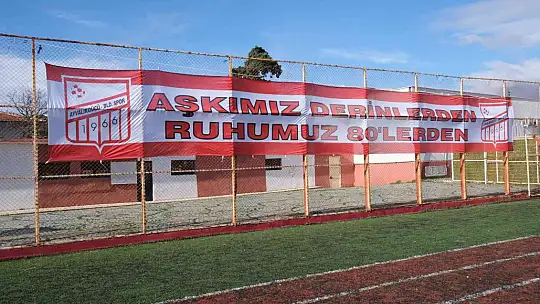 Ayvalık'ta liderlik hedefi ilçeyi bayraklarla donattırdı
