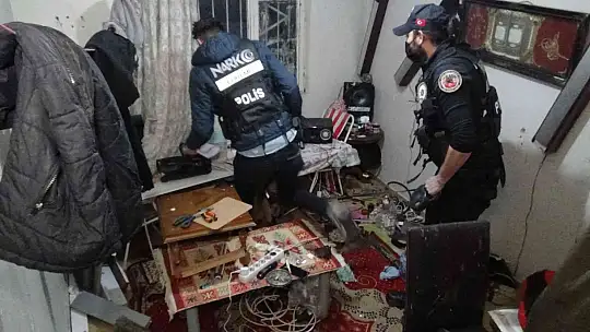 Balıkesir'de bin polisin katılımıyla helikopter destekli huzur operasyonu düzenlendi
