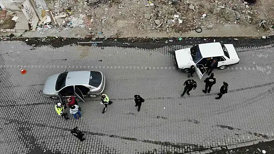 Balıkesir'de bin polisin katılımıyla helikopter destekli huzur operasyonu düzenlendi