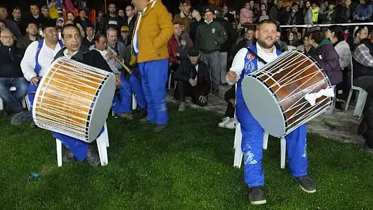 Balıkesir'de geleneksel gece güreşlerine 200 pehlivan katıldı