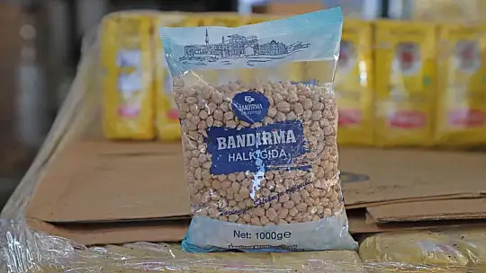 Bandırma Belediyesi'nden 3 bin aileye bakliyat yardımı yapıldı