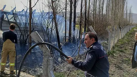 Bigadiç'te iki ayrı yangın