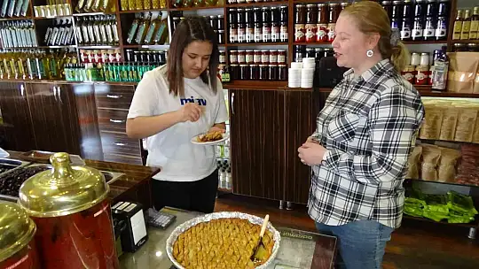 Bu da bayrama özel zeytinli baklava