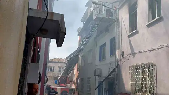 Çatı yangını korkuttu