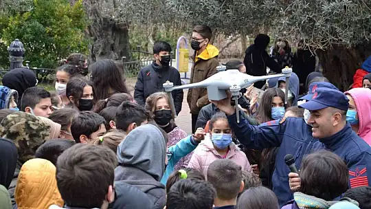 Edremit'te Sahil Güvenlik ve Sat komandoları öğrencilere mesleklerini anlattı