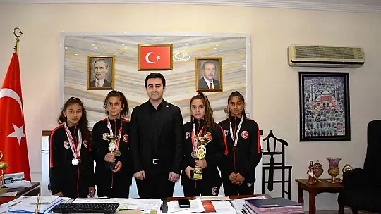 Genç güreşçilerden Kaymakam Çelik'e ziyaret