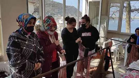 Kaymakam Atasoy 'Ağ Örme' kursunu ziyaret etti