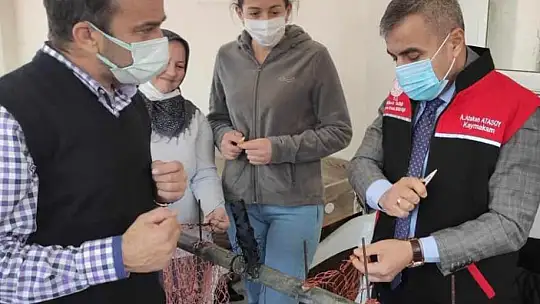 Kaymakam Atasoy 'Ağ Örme' kursunu ziyaret etti