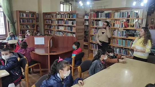 Kütüphane Haftası'nda öğrenciler kitapla buluştu