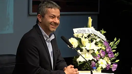 Prof. Dr. İlber Ortaylı'nın 'Köy Enstitülerinin Tarihsel Süreci' söyleşisine yoğun ilgi