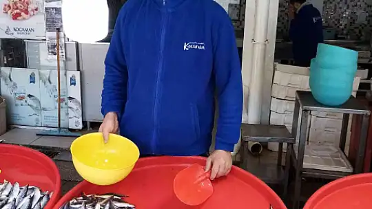 Sezonun son balıkları tezgahlarda