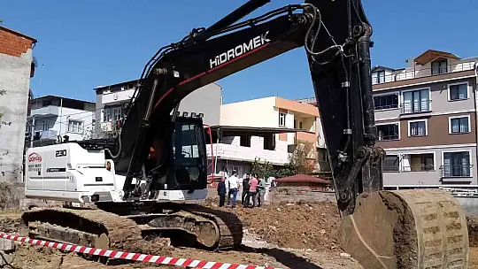 Toprağa gömülü bulunan yüzlerce bombanın sırrı çözülüyor