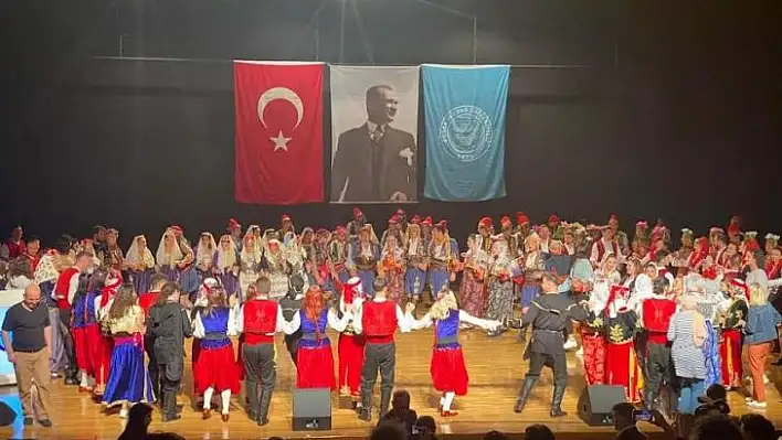 BUÜ'de Geleneksel Halk Oyunları Şenliği'nin  10.'su düzenlendi