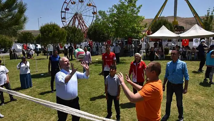 Menemen Farkındalık Spor ve Piknik Şenliği renkli geçti